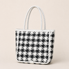 SHOPPER IN PELLE INTRECCIATA PIED DE POULE BIANCA E NERA -50%